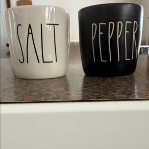 Salt and Pepper Ceramic Set